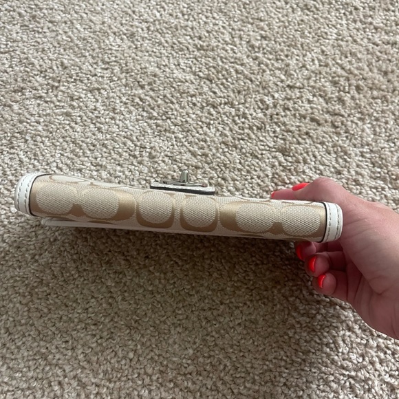 Coach Wallet - Picture 4 of 8